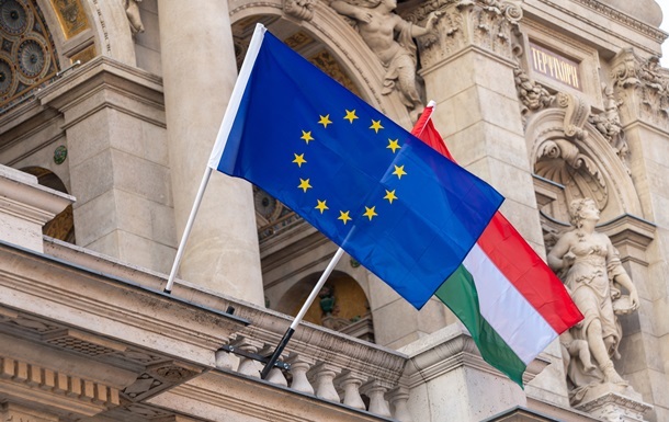 ЕС заморозил Венгрии оборонное финансирование — СМИ