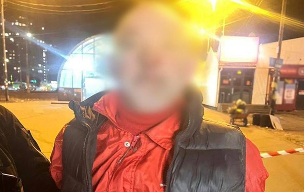 В Киеве иностранец грозил прохожим гранатой