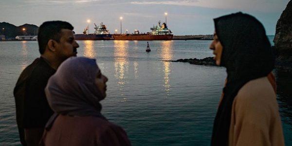 Через Ормузский пролив за два дня прошли только семь судов — СМИ