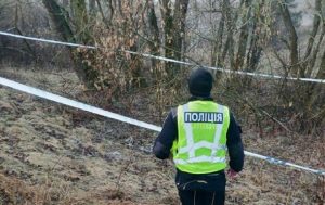 Возле моста в Киеве обнаружили неразорвавшуюся боевую часть беспилотника