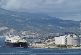 Украина ведет переговоры с Грецией о поставках дизеля и газа