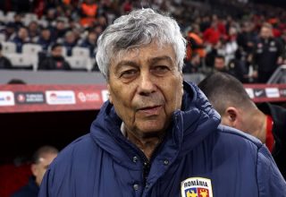 По окончании игры с Турцией Луческу потребовалась помощь