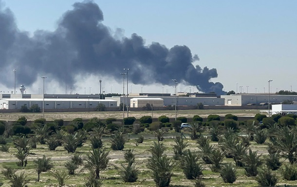 Иран нанёс удар по НПЗ и опреснительнойй станции в Кувейте