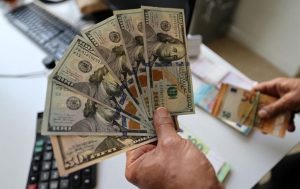 Нацбанк ослабил валютные ограничения