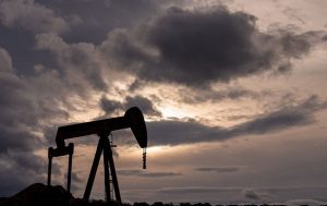 Стоимость нефти рухнула после прекращения огня