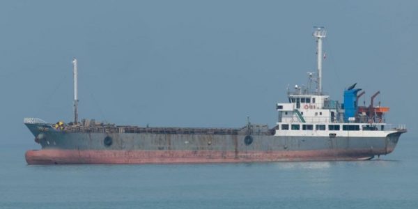 Иранские танкеры с нефтью научились обходить блокаду США — СМИ