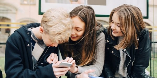 Норвежское правительство намерено запретить социальные сети для детей до 16 лет