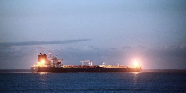 «Теневой флот» беспрепятственно проходит водами Британии — СМИ