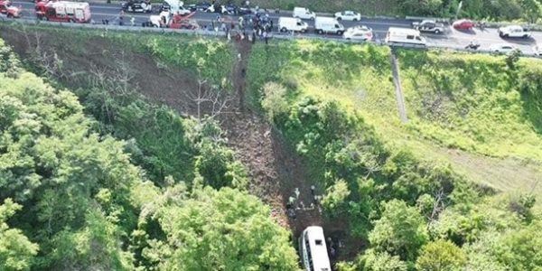 В Мексике опрокинулся автобус с туристами, 11 жертв