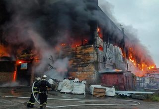 В Ірпені спалахнуло промислове підприємство