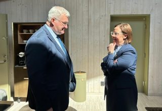 Сібіга прибув із візитом до Швеції
