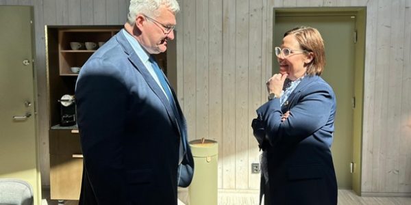 Сибига прибыл с визитом в Швецию