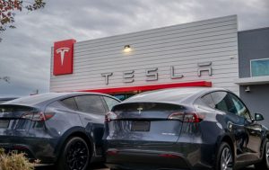 Tesla вновь заняла лидирующую позицию на глобальном рынке электромобилей