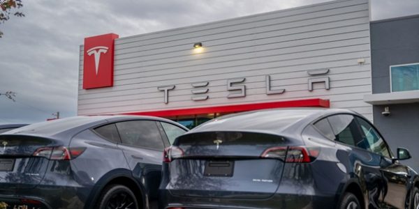 Tesla вновь заняла лидирующую позицию на глобальном рынке электромобилей