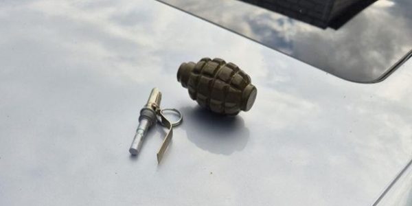 Наркоторговец угрожал гранатой при задержании