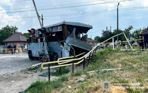 Под Ровно произошло столкновение поезда с маршрутным такси, есть погибшие