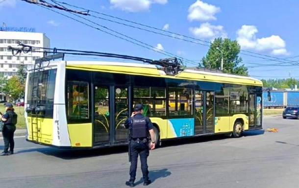 Во Львове на проезжей части обнаружили гранату — Садовый